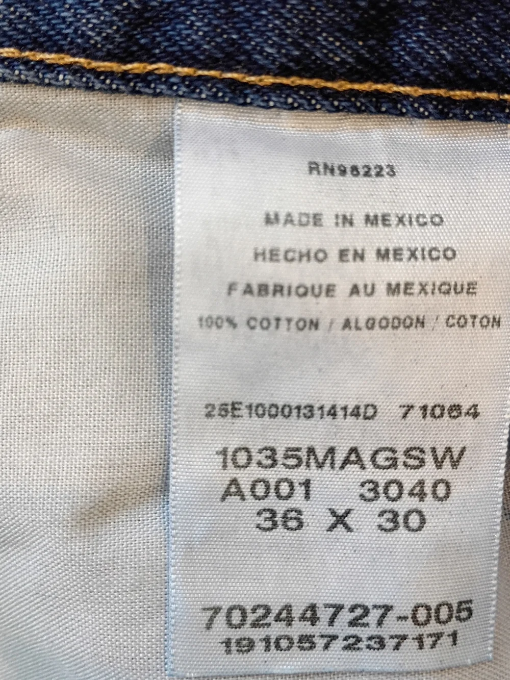 Magellan Outdoors 38x30 Men’s Relaxed Fit Dark Wash Blue Jean straight Leg